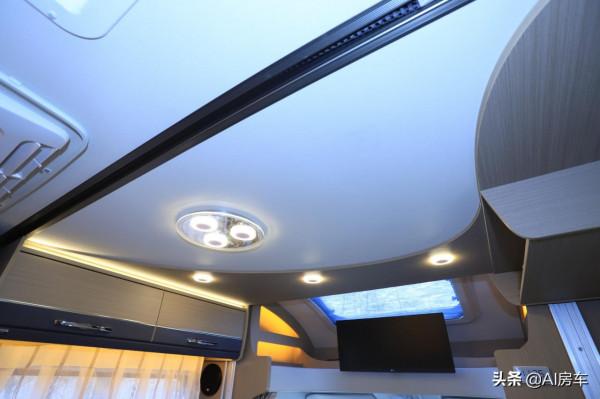 奇瑞3.0T+5座4床平頂房車亮相！設計用心，內飾豪華，用著很舒服