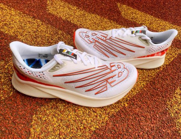 NB頂級競速跑鞋中的顏值天花板 RC Elite v2