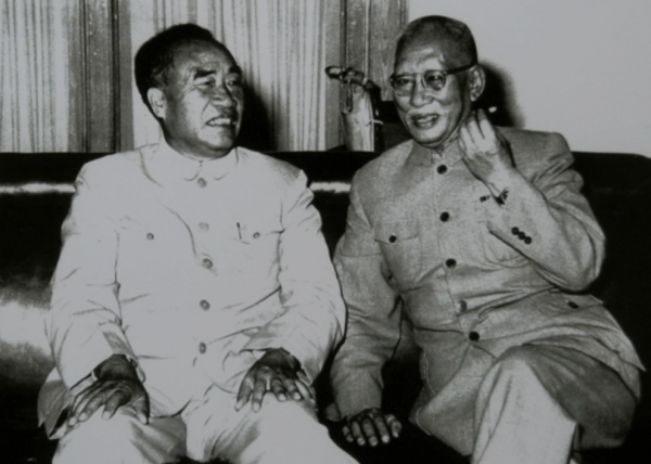 1950年，陳賡剿匪擊斃龍雲兒子，毛澤東批示：讓龍副主席親自處理