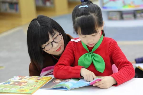 讓孩子愛上閱讀並不難,家長記住三個關鍵詞,孩子自然喜歡閱讀 讓孩子愛上閱讀並不難,家長記住三個關鍵詞,孩子自然喜歡閱讀