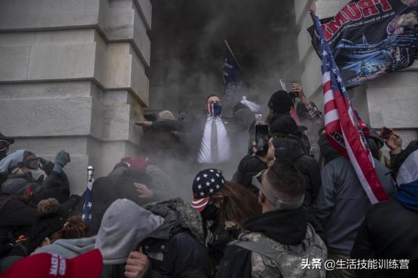 《時代》雜誌評出 2021 年最有影響力的100 張照片（上）