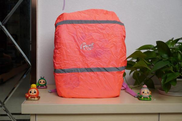 輕鬆揹負,健康成長,給小外甥女的生日禮物——GMT for Kids小方包 輕鬆揹負,健康成長,給小外甥女的生日禮物——GMT for Kids小方包