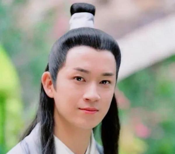 凹凸不平、眼睛擠成一條縫,“發麵饅頭”臉毀了多少高顏值明星? 凹凸不平、眼睛擠成一條縫,“發麵饅頭”臉毀了多少高顏值明星?