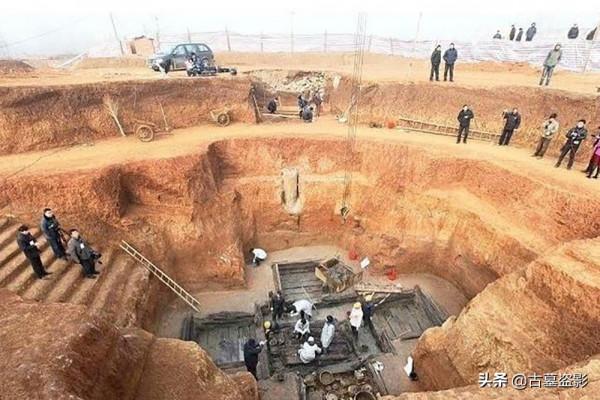 西漢古墓，竟然出土了一鍋千年老雞湯，真是奇事一件啦