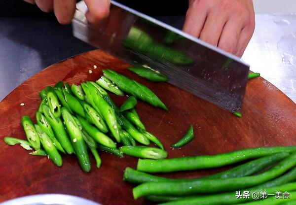 線椒肉絲很多人第一步就做錯了，難怪肉絲不入味，廚師長教你做法