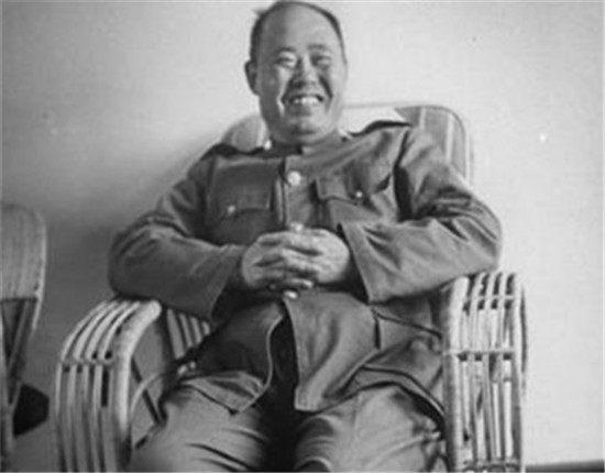 1949年3月，傅作義警衛團反叛衝擊香山，周恩來令聶榮臻火速平亂