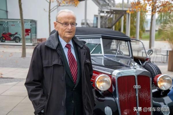 資訊|大眾前董事長卡爾·哈恩獲FIVA頒發傳承名人堂大獎 資訊|大眾前董事長卡爾·哈恩獲FIVA頒發傳承名人堂大獎