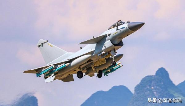 蘇-57已摔1架，F-22、F-35各摔5架，為何殲-20長期保持1架不摔？