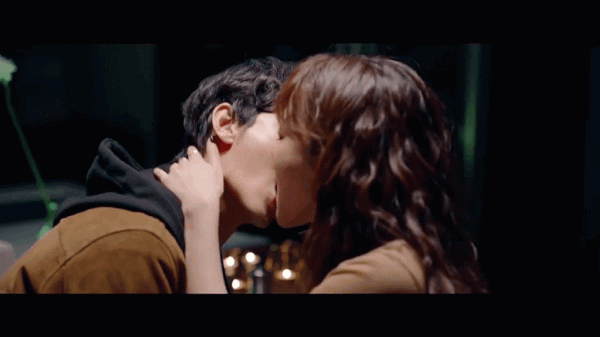 開場8分鐘就高能,";都教授";的硬核新劇穩了 開場8分鐘就高能,";都教授";的硬核新劇穩了