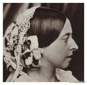 拿著“照騙”去相親：西方王室的肖像油畫，早就開始加美顏濾鏡了