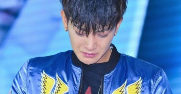 黃子韜：成名後不忘本，把啞巴發小留身邊，還出錢給他開咖啡店