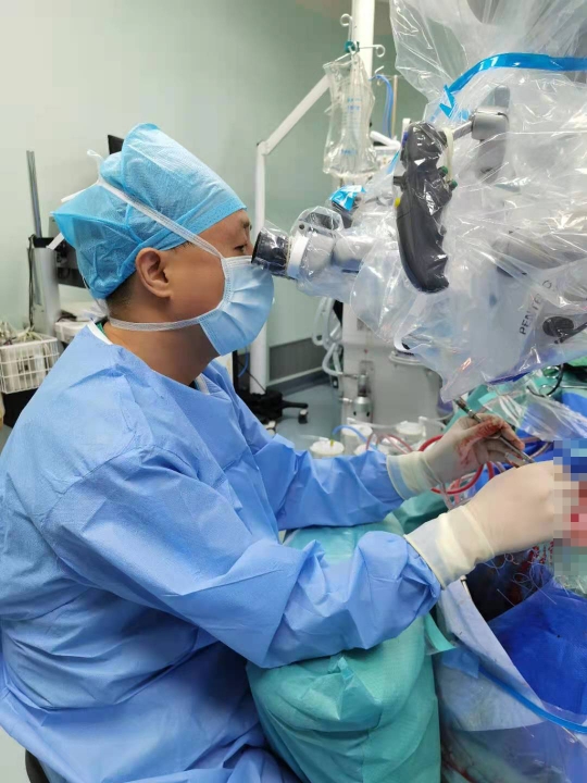 開顱消除藏在腦中的“定時炸彈” 開顱消除藏在腦中的“定時炸彈”