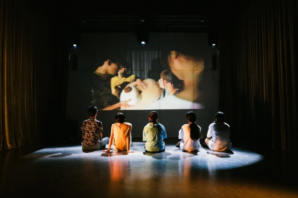 北京國際青年戲劇節 |《第二種遊戲》: 將暴力拆解成最熟悉的生活