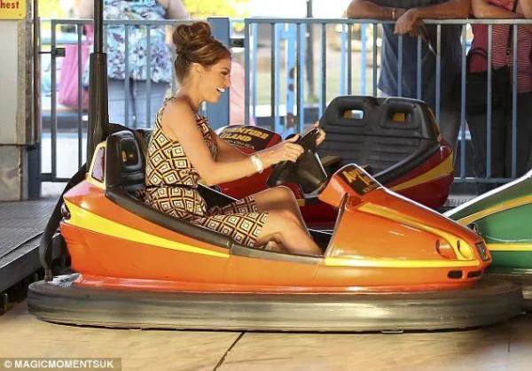 英國名媛秀女兒翻車！遺傳失敗，胖成布丁