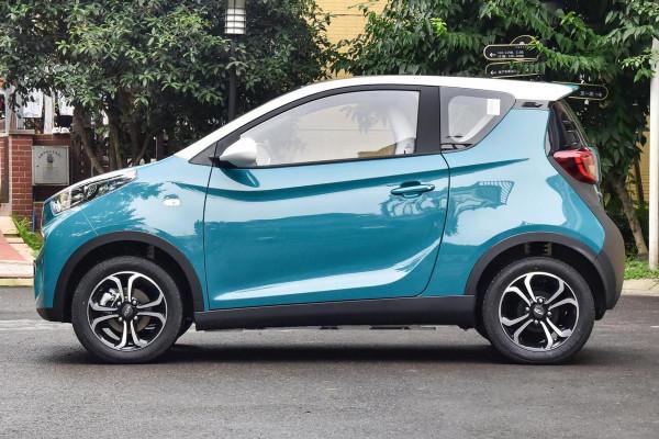 標配4座，入門續航301km，前後獨立懸架，奇瑞小螞蟻不是老頭樂