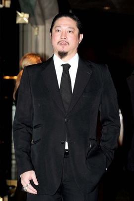 ​被富婆“寵愛”的三位男星：各有各的魅力，最久的已結婚31年