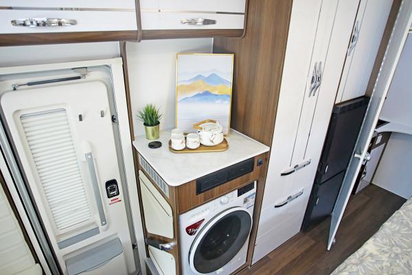 48V能源供給/初代網紅平頭卡車 法美瑞海角7號全系房車震撼亮相 48V能源供給/初代網紅平頭卡車 法美瑞海角7號全系房車震撼亮相