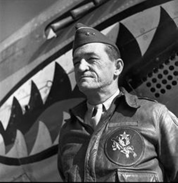 八十三年前珍貴照片:武漢空戰,百姓街頭觀戰 八十三年前珍貴照片:武漢空戰,百姓街頭觀戰