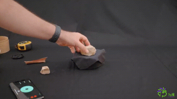 使用你手裡的IPhone拍照掃描實物來建造虛擬元宇宙？