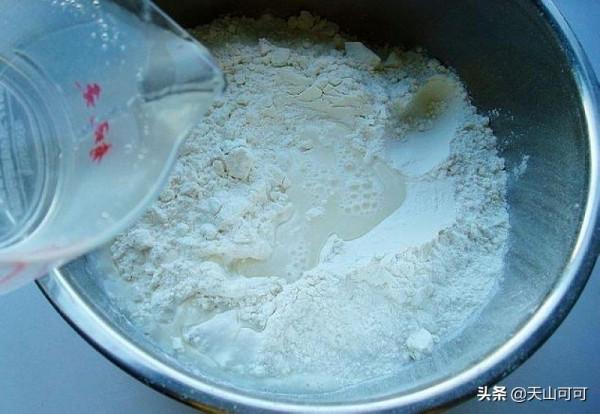 明天冬至吃餃子，餃子皮怎樣做才筋道？