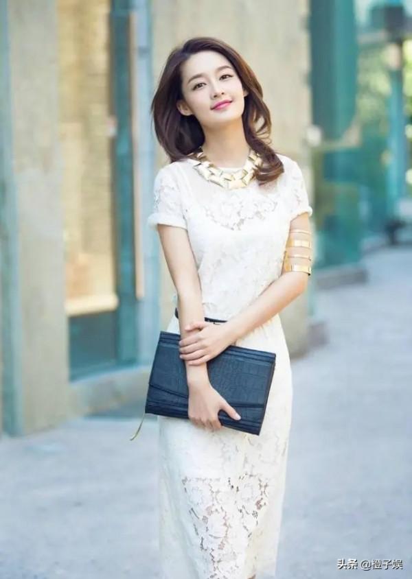 時尚優雅的李沁