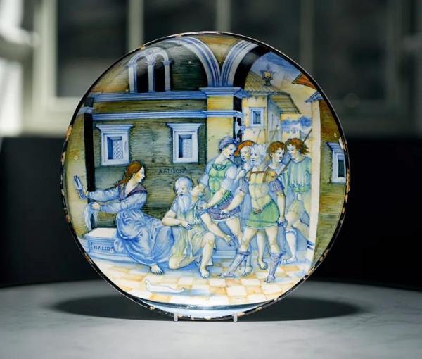 2021年她在抽屜找到一個瓷碟,3個月後拍出1088萬天價 2021年她在抽屜找到一個瓷碟,3個月後拍出1088萬天價