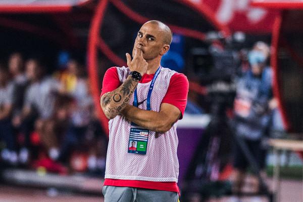 又傷2個,朱辰傑累得不想說話,李鐵只練體能嗎?難怪卡帥也抱怨 又傷2個,朱辰傑累得不想說話,李鐵只練體能嗎?難怪卡帥也抱怨