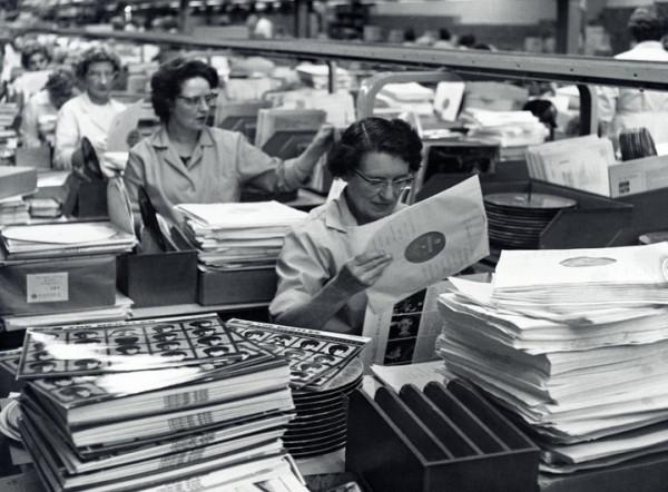 「復古」即新潮，聽黑膠、戴有線耳機才是街上最酷的仔？