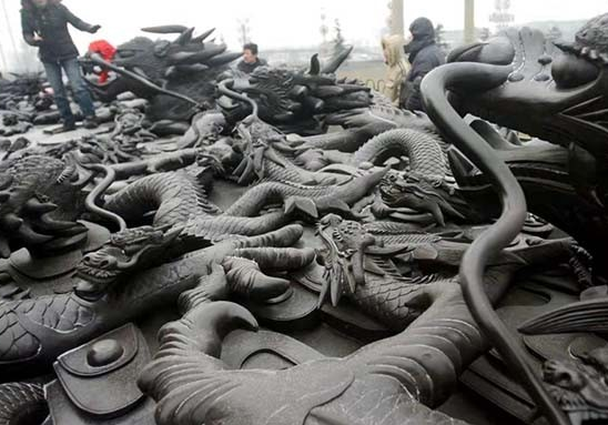 2007年，山東土豪斥巨資購買硯臺遭人嘲笑，後經專家鑑定價值兩億