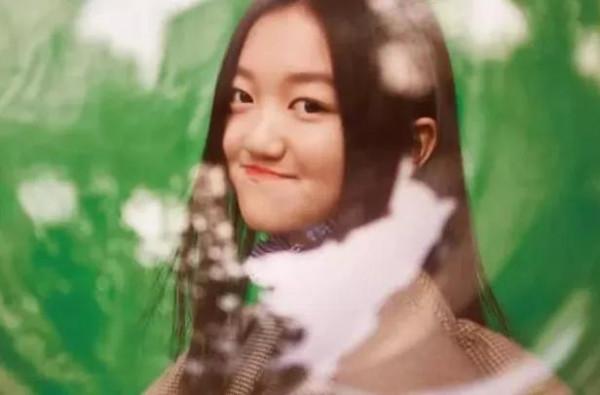 李亞鵬的女兒李嫣也長大了，真是女大18變，越長越好看