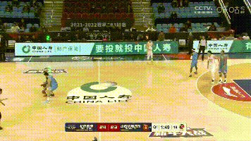 衝突！山西外援主動挑釁，雷蒙回懟，方碩為隊友出頭吃到技犯