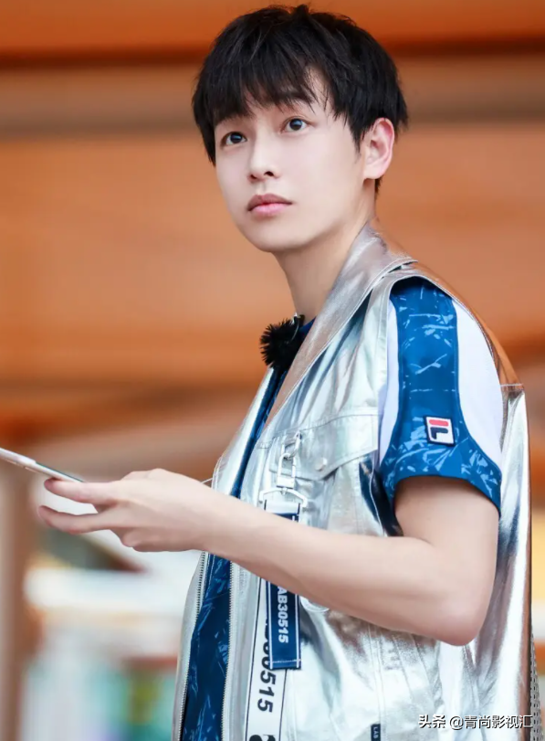 青年電影閉幕紅毯，看到他們五個人，彷彿看到了中國電影的未來