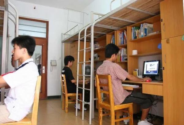 大學宿舍的5種規格,4人間幸福指數最高,你的宿舍是哪種規格? 大學宿舍的5種規格,4人間幸福指數最高,你的宿舍是哪種規格?