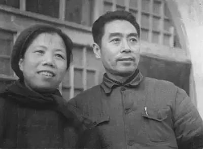 周總理三次痛哭：一次坐地大哭，一次自責痛哭，還有一次情緒失控