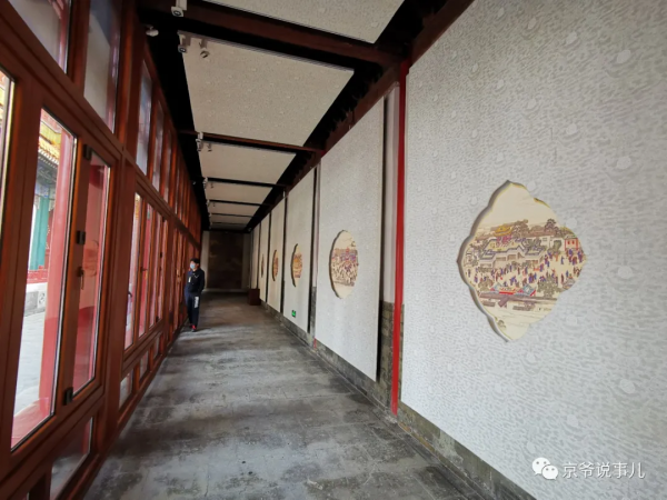 在紫禁城裡看大戲，儘管大腕兒雲集，卻無人喝彩