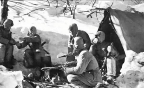 唯一一位以大校軍銜獲得三枚一級勳章的功臣，論資歷超過十位上將