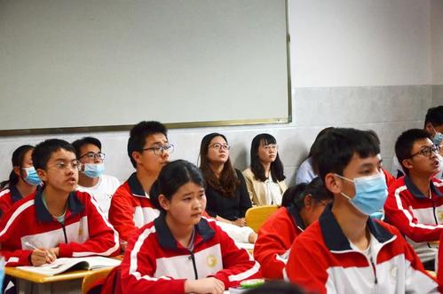 雲南有所“彪悍”高中,今年27人考上清北,一本升學率高達95.2% 雲南有所“彪悍”高中,今年27人考上清北,一本升學率高達95.2%