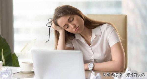 吃完就“飯”困？4招助你吃飽喝足，依舊精神百倍