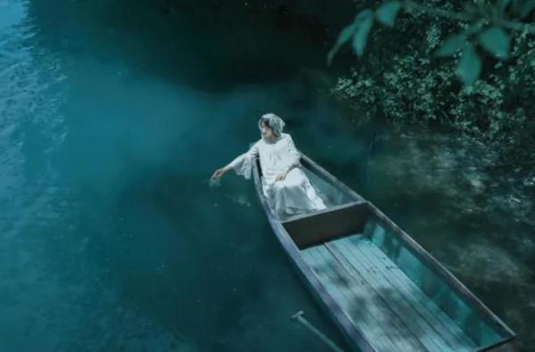 被社會毒打的人 被社會毒打的人