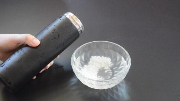 還在用手伸進杯子洗保溫杯？教你一招不用刷子也能讓杯子乾淨如新