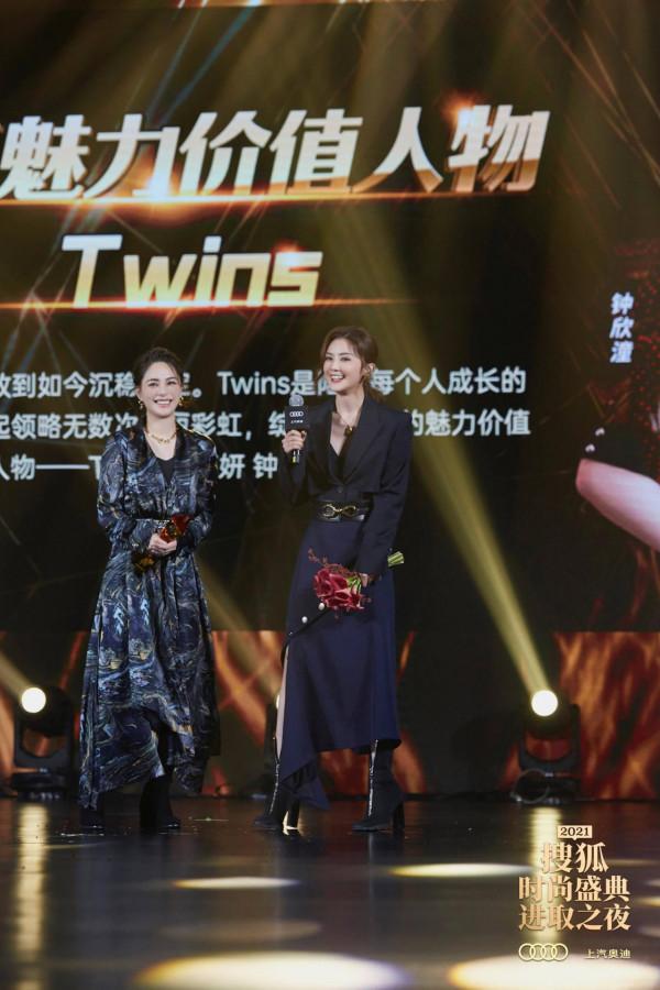 專訪Twins蔡卓妍鍾欣潼：出道二十週年想對彼此說謝謝