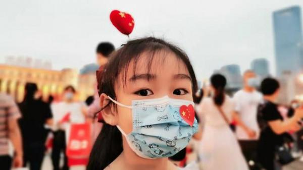 國慶長假第一天,成都天府廣場看升國旗,沒看到升旗手的颯爽英姿 國慶長假第一天,成都天府廣場看升國旗,沒看到升旗手的颯爽英姿