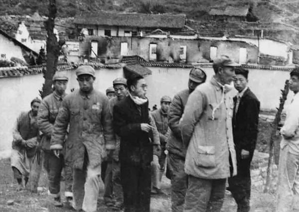 1932年何鍵下令挖毛澤東祖墳,兇手躲在長沙當篾匠,18年後終落網 1932年何鍵下令挖毛澤東祖墳,兇手躲在長沙當篾匠,18年後終落網