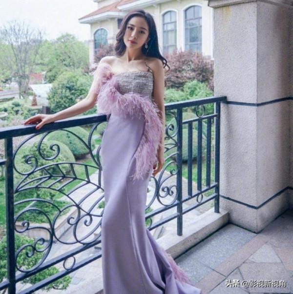 楊冪凹造型能力被質疑，穿露肩裝拍大片，被指“平平無奇”