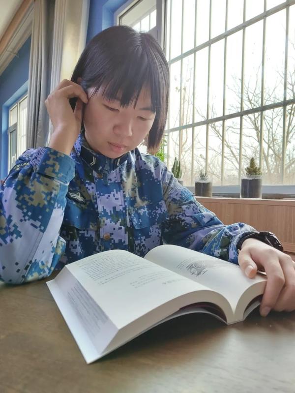 清華女生參軍後輔導戰友考上清華,她和他有個“神仙約定” 清華女生參軍後輔導戰友考上清華,她和他有個“神仙約定”