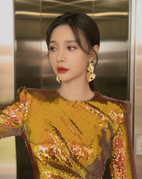 8位當紅“妝感美人”,每一位都離不開化妝品,素顏與路人無差 8位當紅“妝感美人”,每一位都離不開化妝品,素顏與路人無差