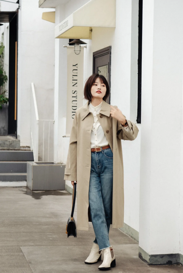 現在的品牌怎麼回事,這衣服也能賣2千? 現在的品牌怎麼回事,這衣服也能賣2千?