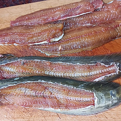 五郞草塘蝨魚釀青椒這樣做也太好吃了，每天下飯都靠它