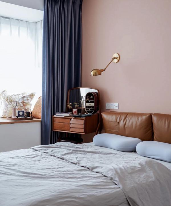 70㎡老破小，堅決砸掉兩面牆，讓客餐廚、書房一體化，太讚了