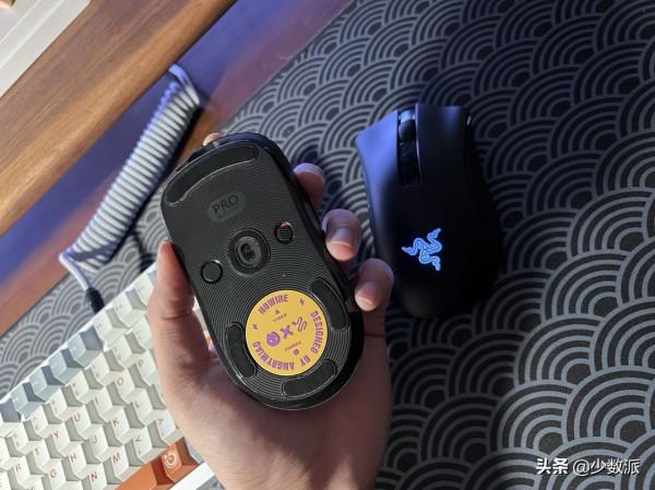 來分享 5 位作者好看又高效的桌面佈置